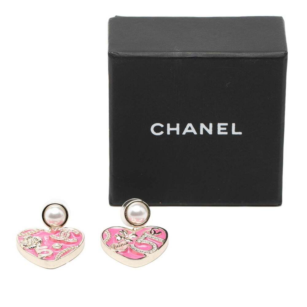CHANEL Pink Pearl Logo Earrings - Picture 6 of 6